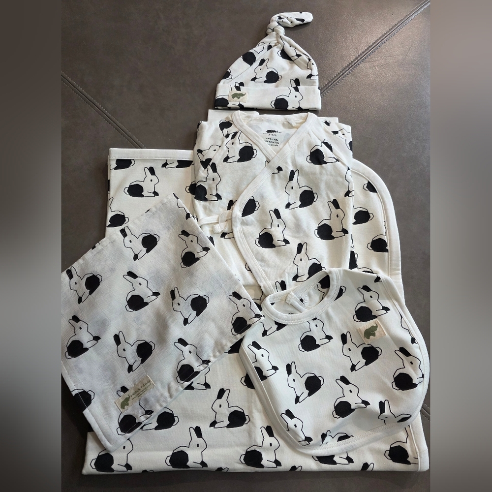 Monica&Andy,5 Piece Gift Set,Baby Shower,Bunny Print, Black&White, New